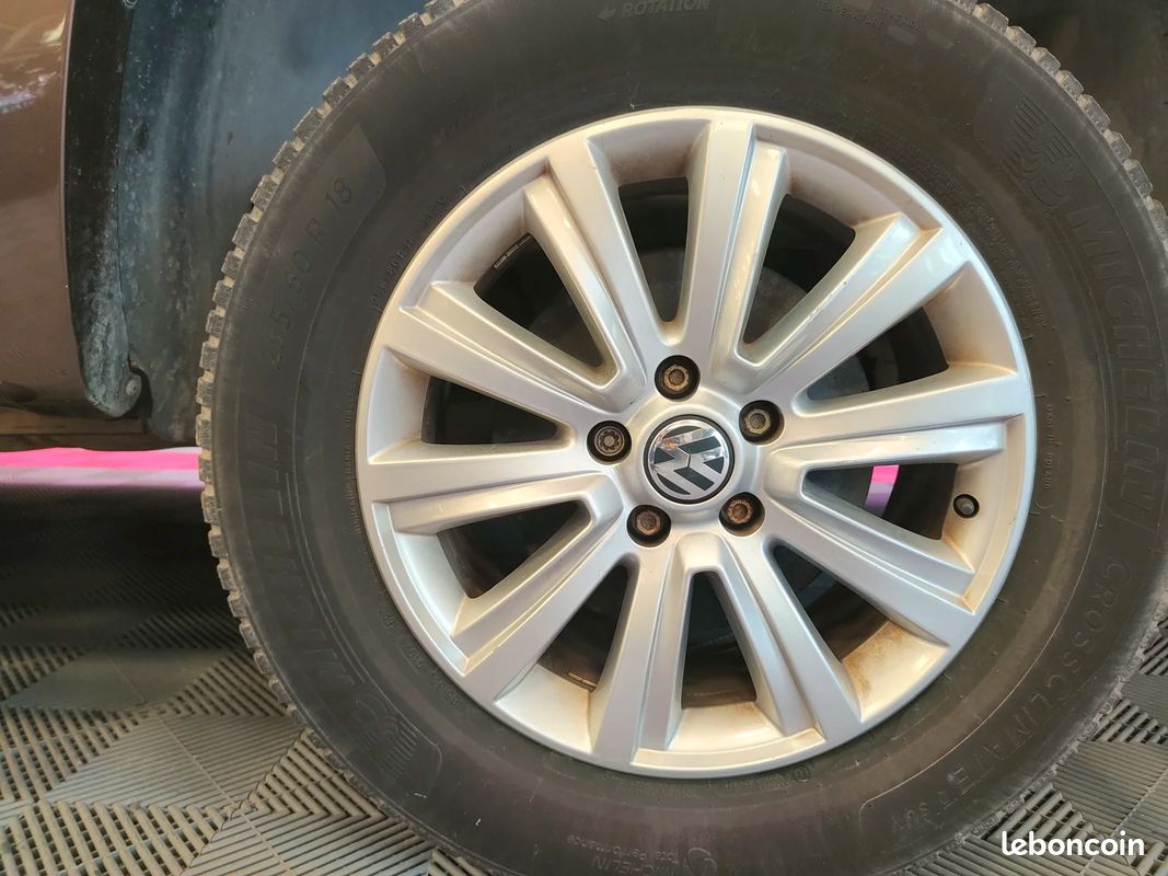 VOLKSWAGEN AMAROK HIGHLINE Double Cabine 2.0 BiTDi 180cv 4Motion - Historique d'entretien - Caméra - Attelage - Sièges chauffants en cuir - (image 24)