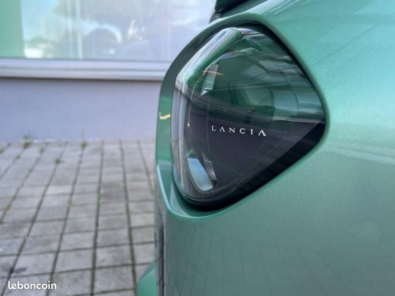Lancia Ypsilon 1.2 Ibrida 110ch LX eDCT6 (image 11)