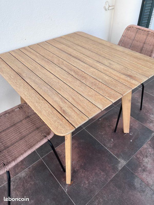Table, Tech (image 1)