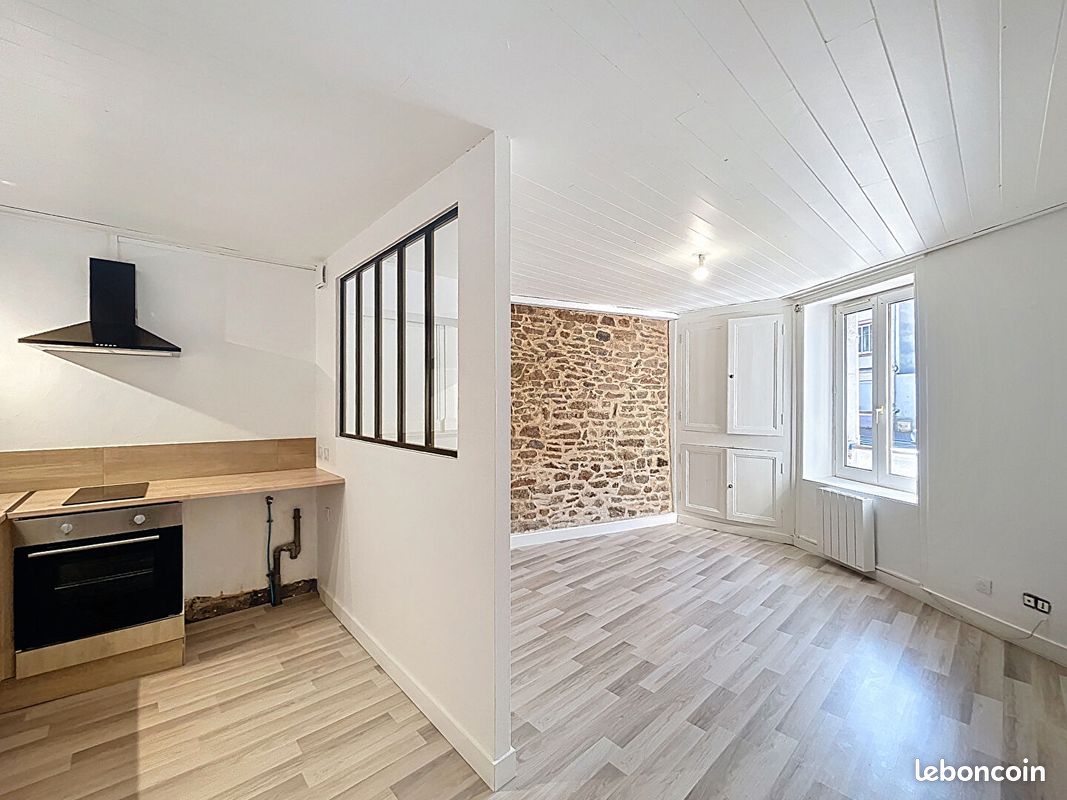Local commercial 6 pièces 98 m² · à Lorient · 98 m² · 254 000 €