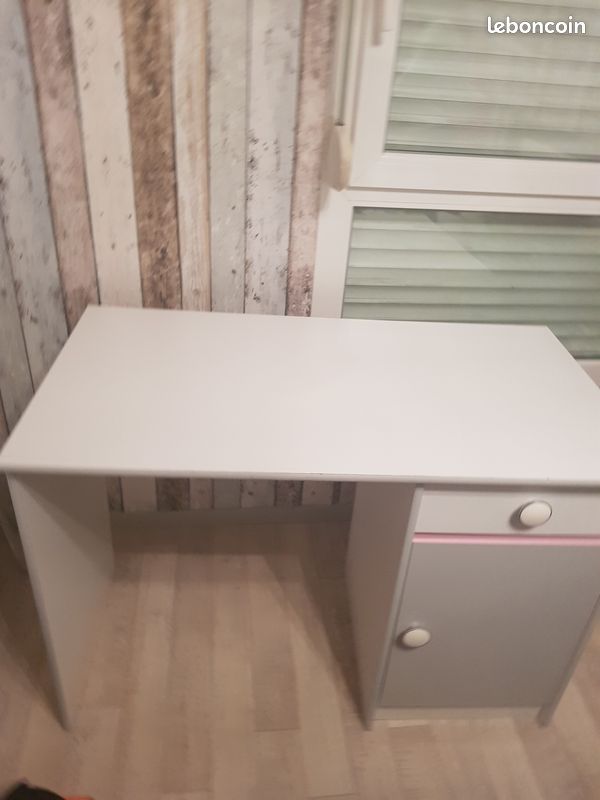 Un bureau (image 3)