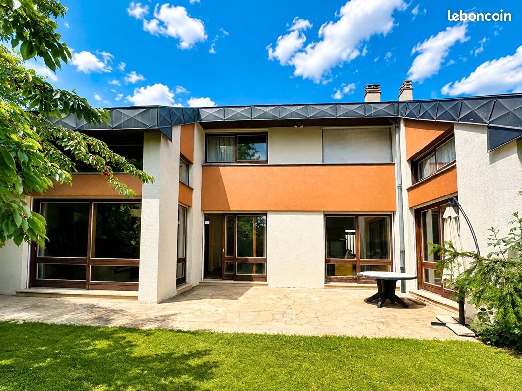Maison 8 pièces 255 m² · à Tomblaine · 255 m² · 440 000 €