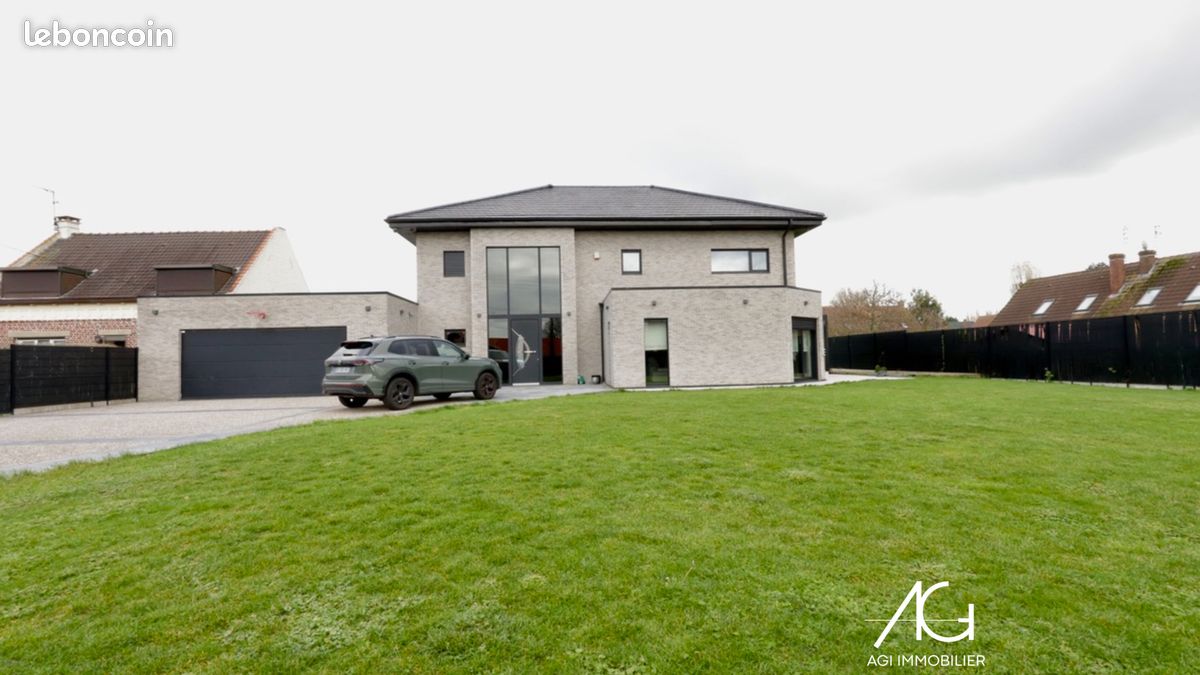 Maison 5 pièces 228 m² · à Wattrelos · 228 m² · 690 000 €