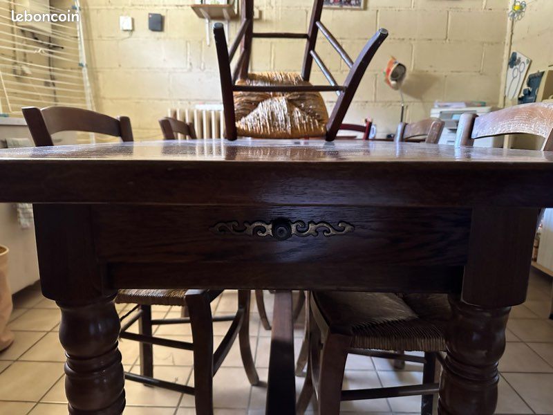 Table et chaises (image 1)