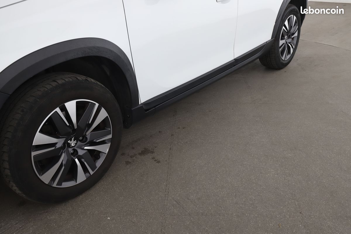 Peugeot 2008 1.2 PureTech Allure 110 ch (image 28)