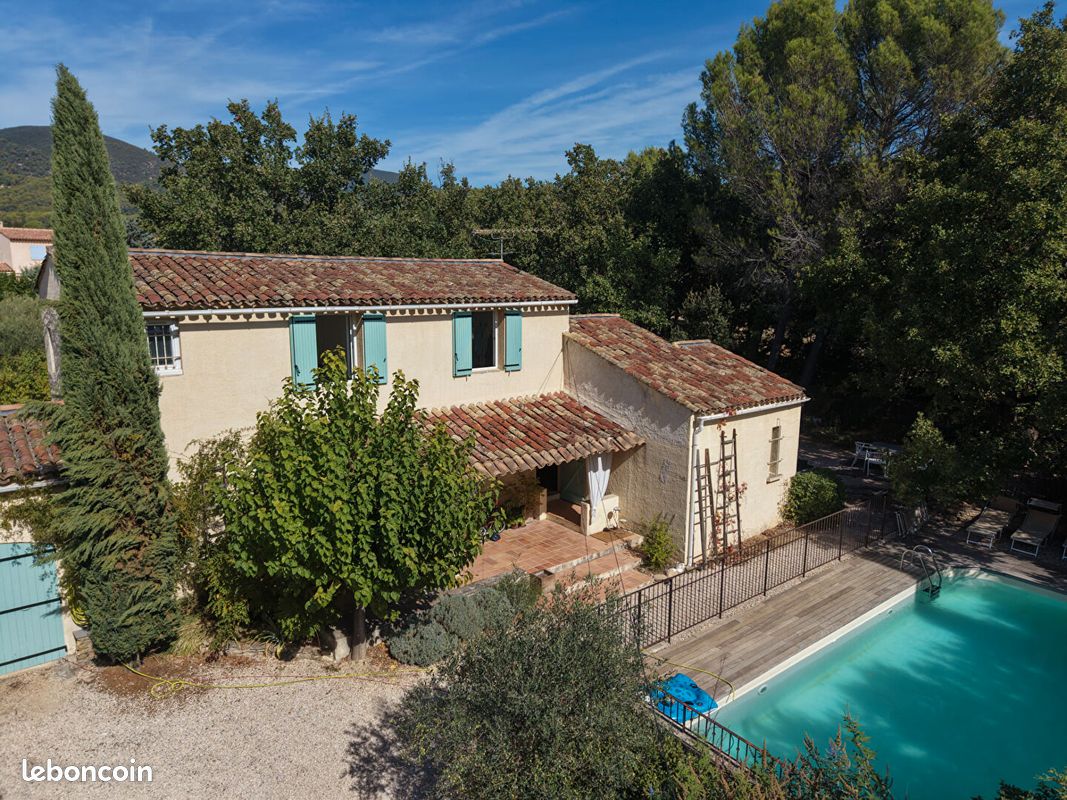Maison 6 pièces 135 m² · à Lourmarin · 135 m² · 630 000 €