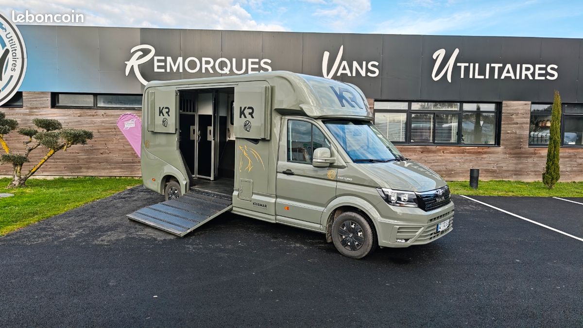 Camion VL 2 chevaux Krismar Man 5 places assises Stalles (image 1)