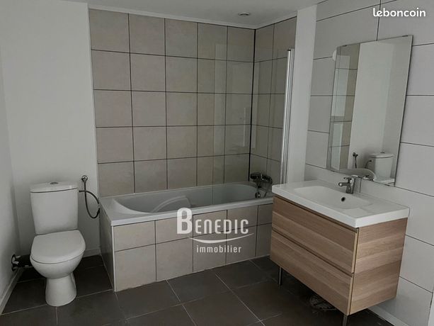 https://img.leboncoin.fr/api/v1/lbcpb1/images/9a/f2/b9/9af2b9cf4cf98942d6839cd68dd885c129a2a307.jpg?rule=ad-image