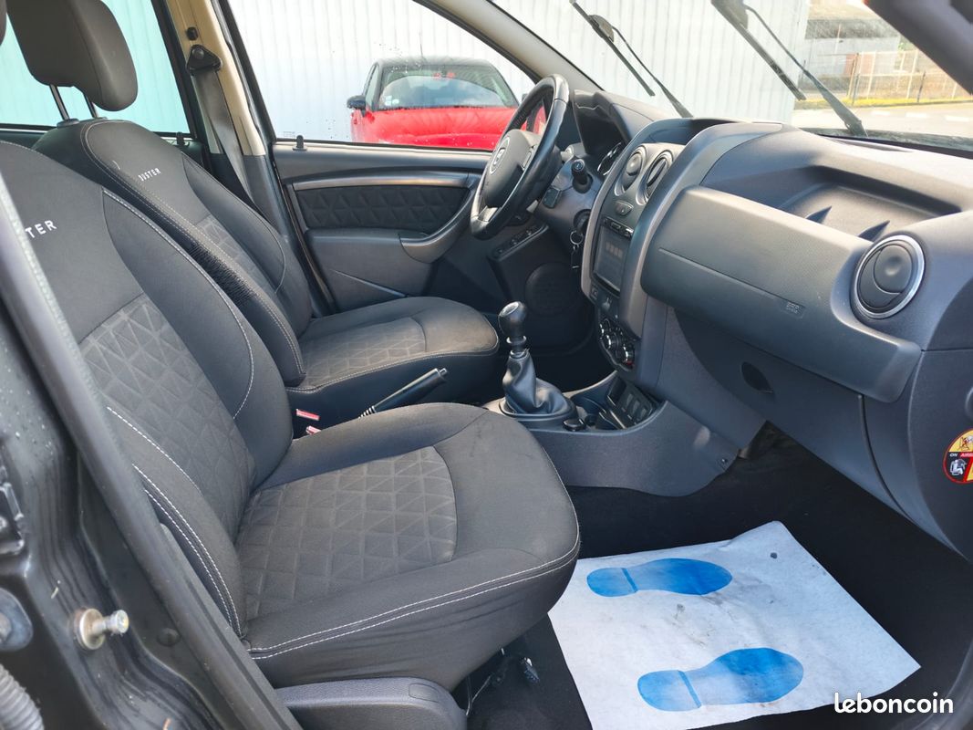 DACIA Duster 152000KM ANNEE 2014 ESSENCE Phase 2 SUV 1.2L 125 CV (image 4)
