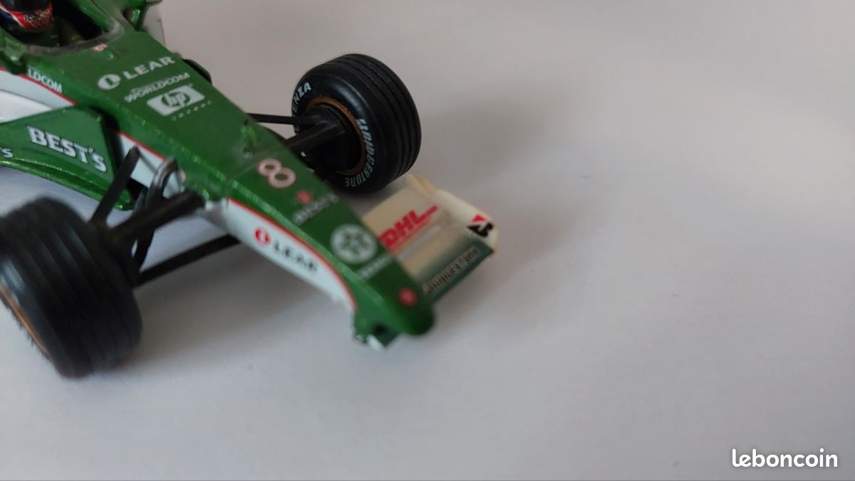 Hot Wheels 1:18 - Jaguar R1 F1 2000 - Pilote E. Irvine - Modèle 25699 - Édition Limitée