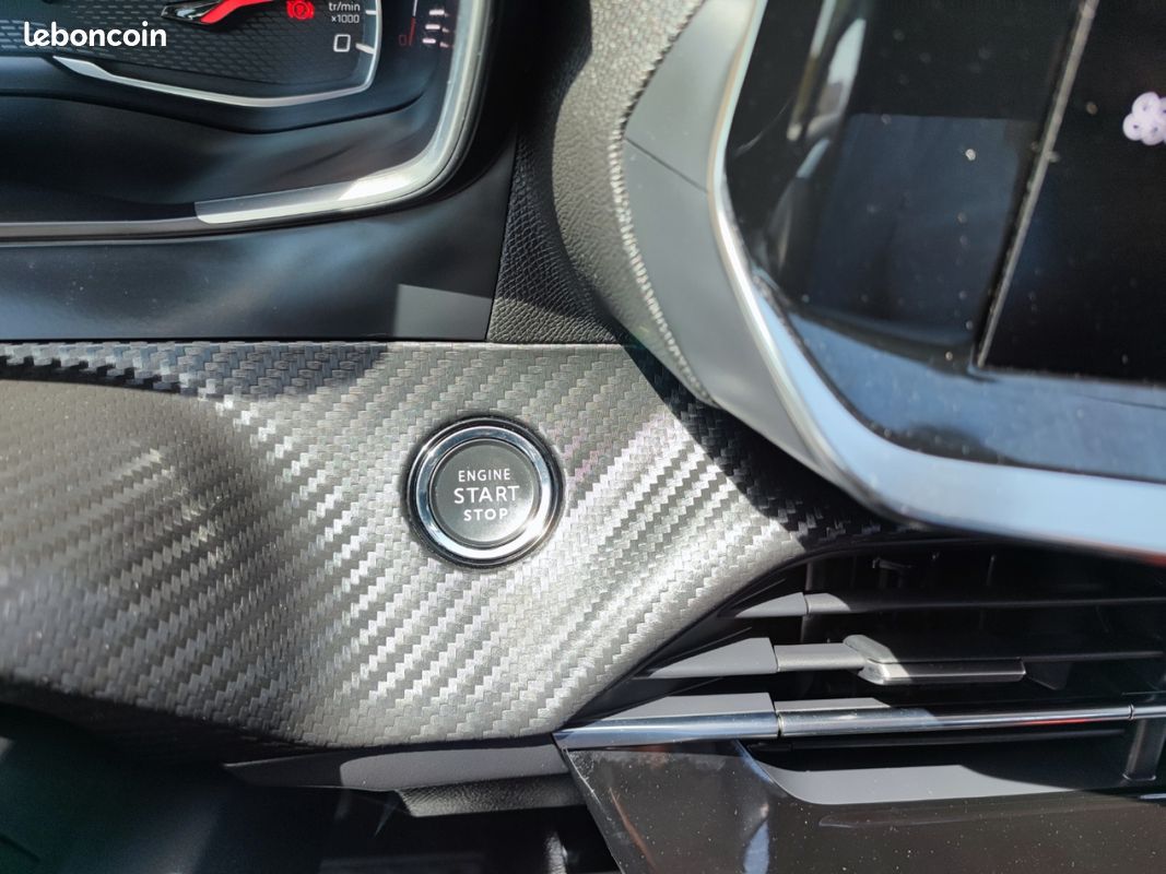 PEUGEOT 208 BlueHDi 100 SS BVM6 Allure (image 21)