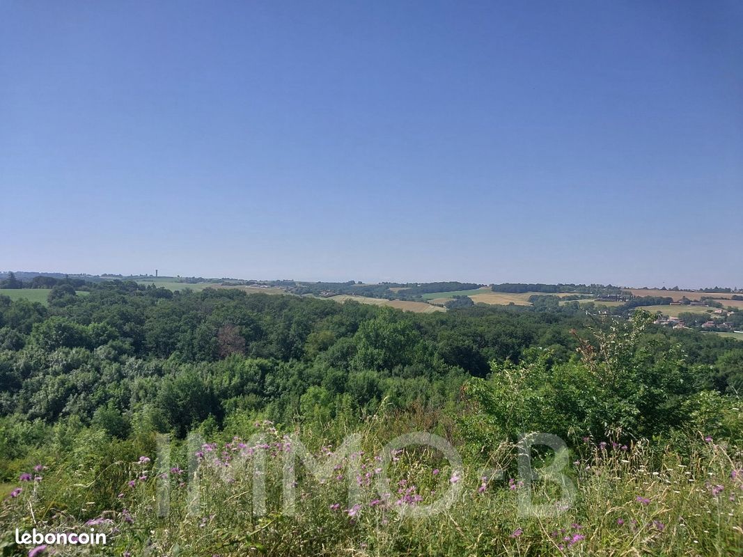 Terrain 2051 m² · à Aureville · 277 000 €