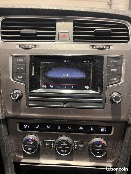 Volkswagen GOLF VII 1.6 TDI 110CH BLUEMOTION TECHNOLOGY FAP LOUNGE 5P (image 11)