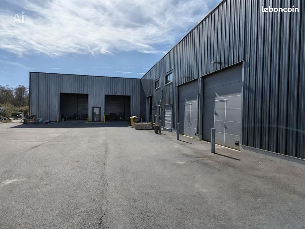 Local bureaux 300 m² (image 2)