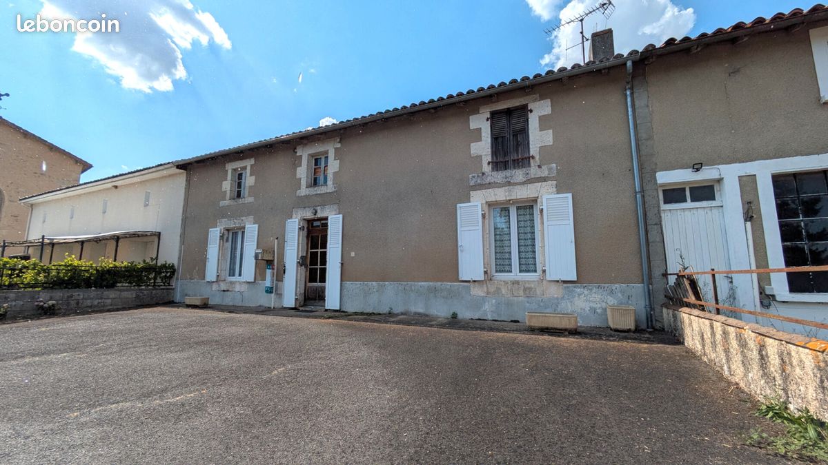 Maison 5 pièces 123 m² · à La Chapelle-Bâton · 123 m² · 53 000 €