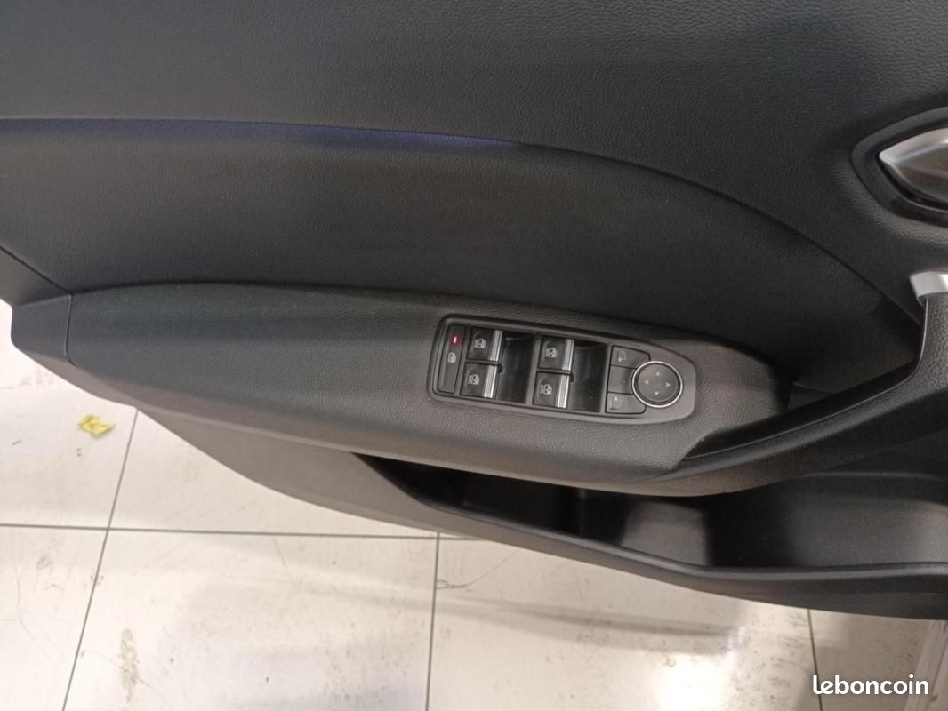 Renault Captur E-Tech 145 - 21 Intens (image 18)