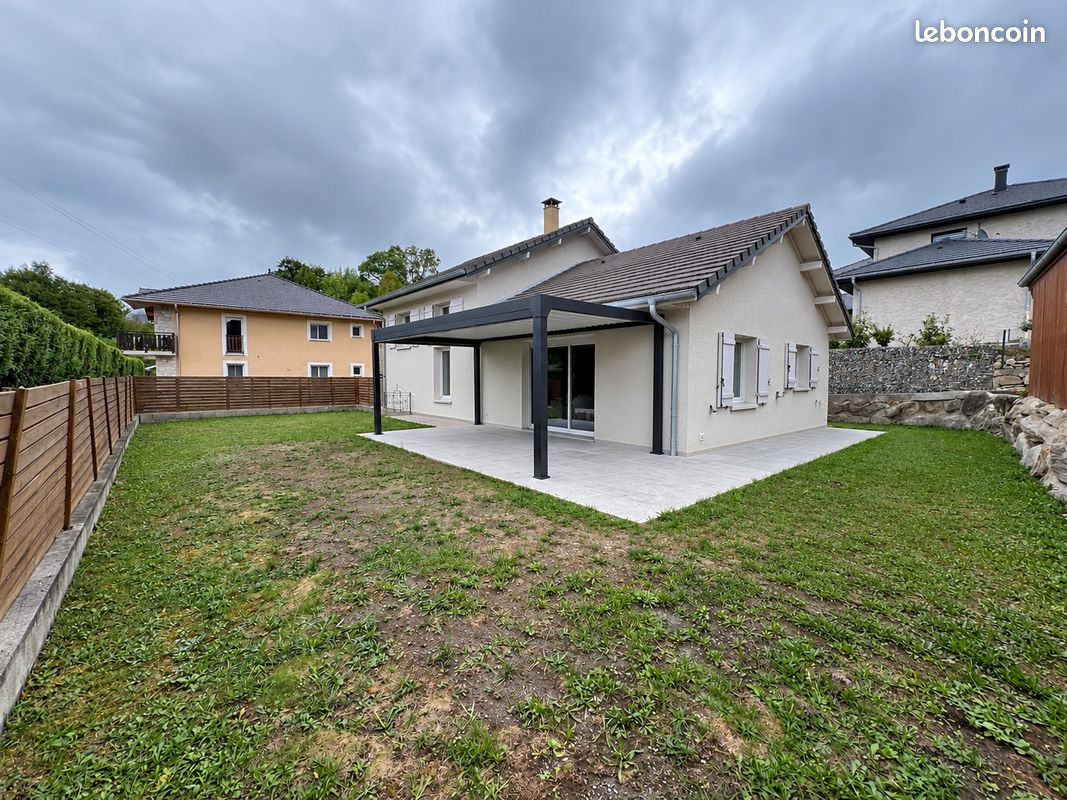 Maison 5 pièces 90 m² · à Saint-Avre · 90 m² · 1 350 €/mois