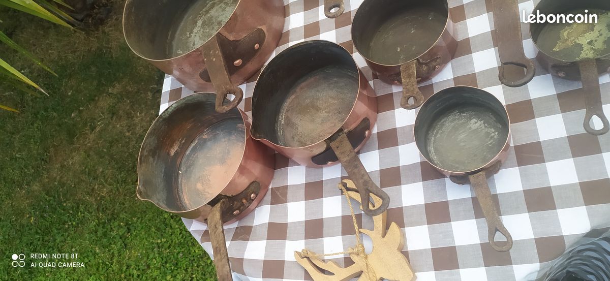 Lot de 8 casseroles en cuivre pour la décoration (image 1)