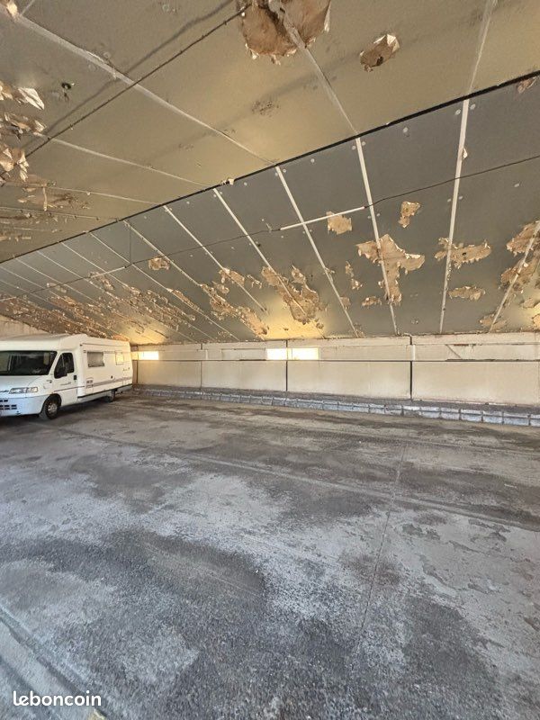 Emplacement camping car ou caravane · à Aigné · 300 €