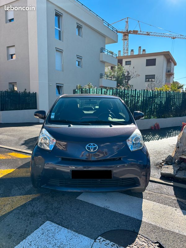 TOYOTA iQ 68 VVT-i (image 2)