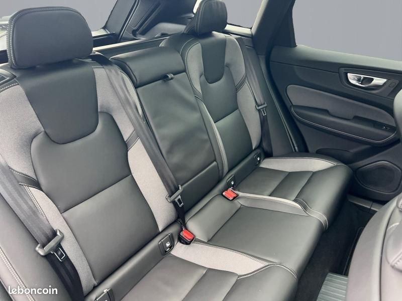 Volvo XC60 T6 Hybride Rechargeable 350ch Plus Style Dark Geartronic 8 AWD (image 10)