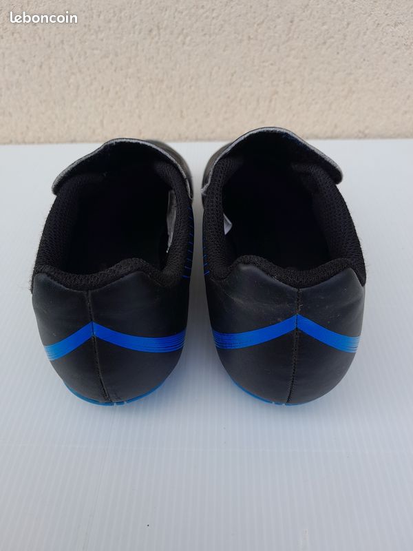 Chaussures de football – Intersport ITS (image 3)