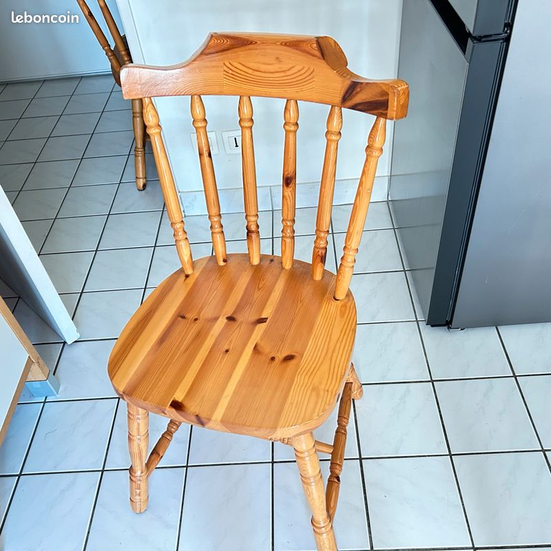 Table en bois et 4 chaises (image 4)