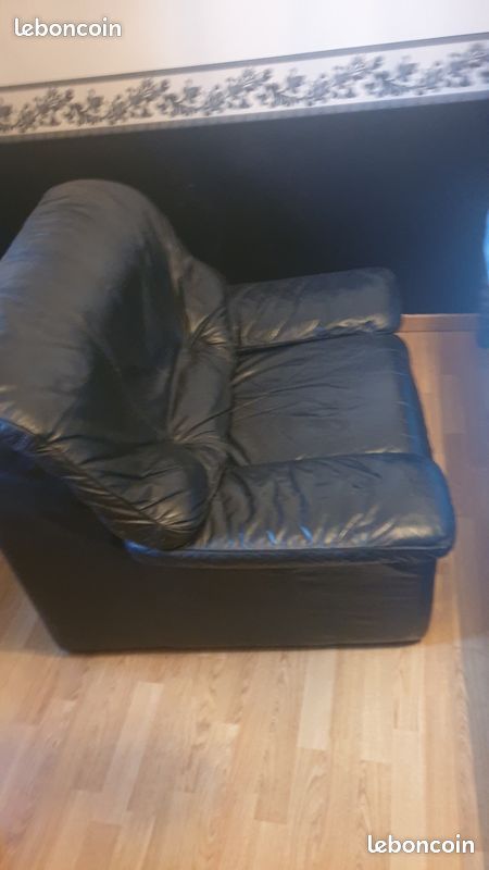 Fauteuil en cuir noir (image 4)