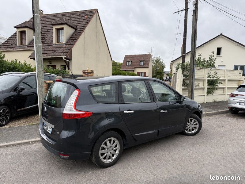 Renault GRAND SCENIC III 1.9 DCI 130CH FAP PRIVILEGE EURO5 5 PLACES (image 9)