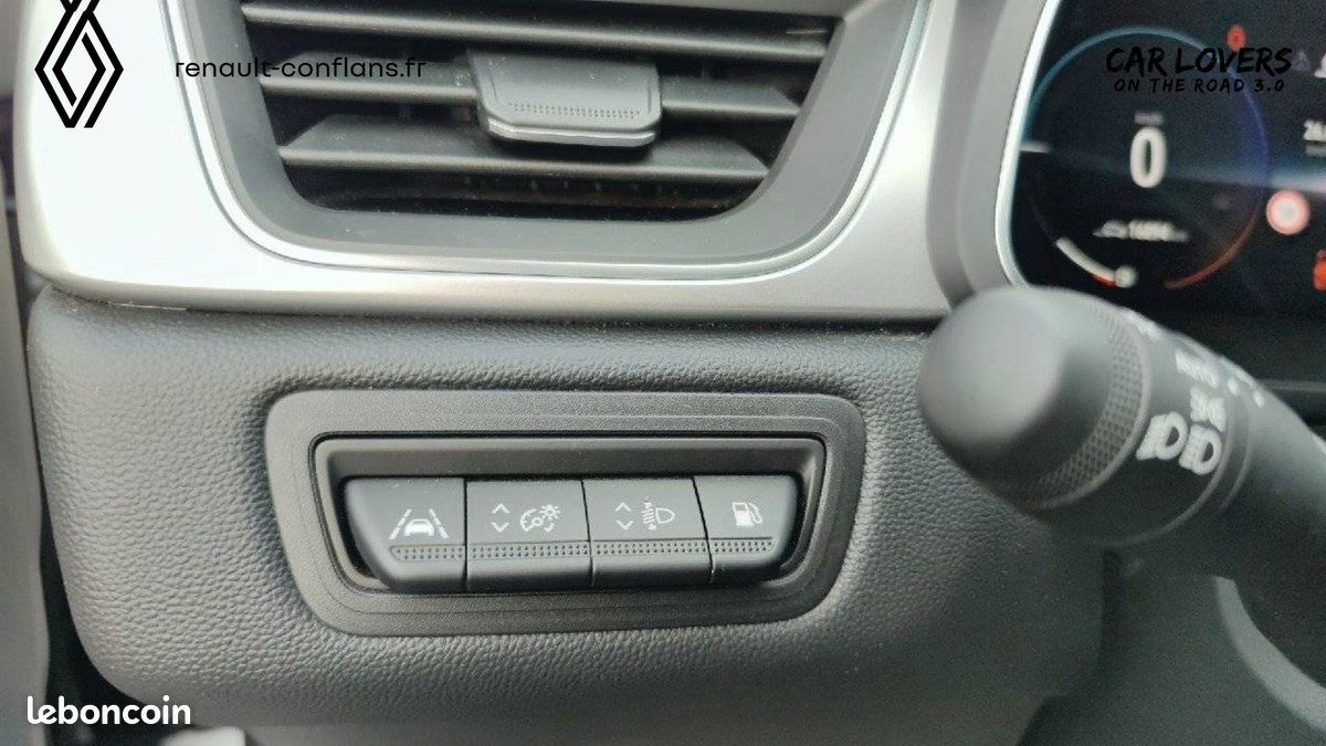 RENAULT Captur E-Tech Plug-in 160 - 21 Intens (image 17)
