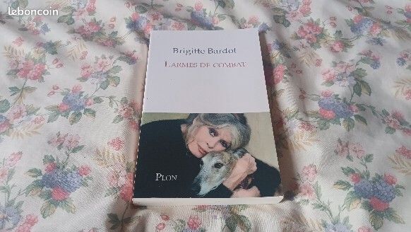 Livre larme de combat (image 2)