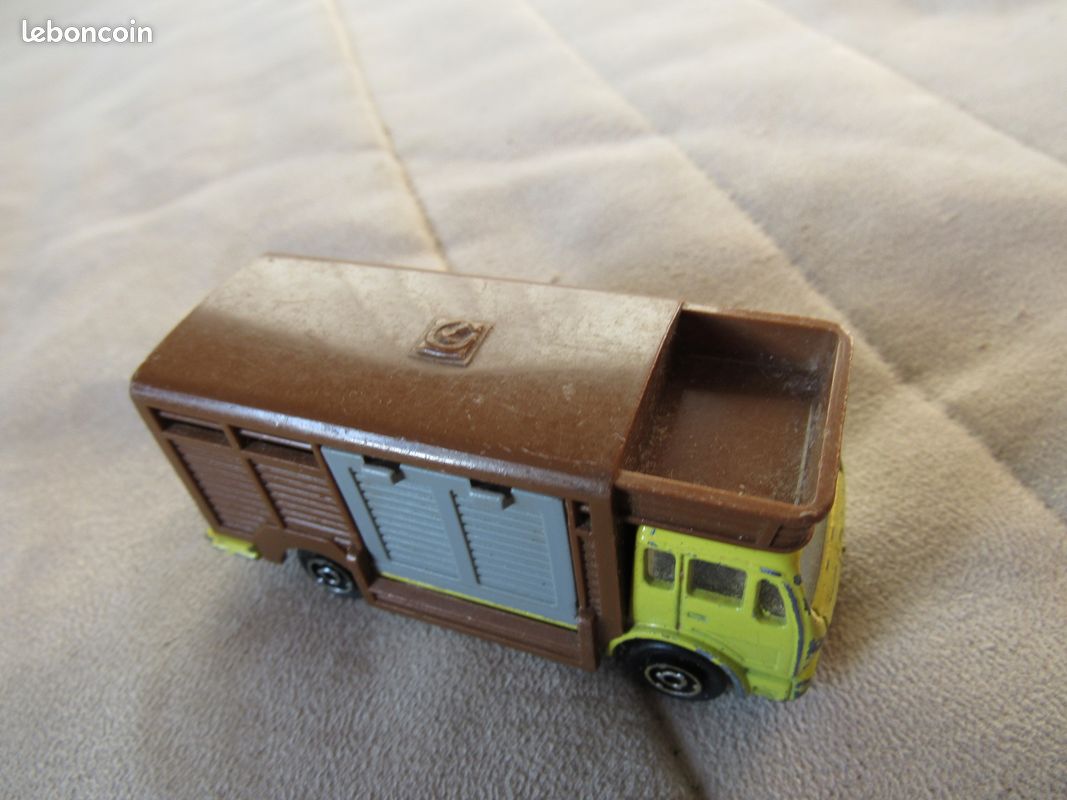 Miniature Majorette Camion Mercedes bétaillière n°254 (image 5)