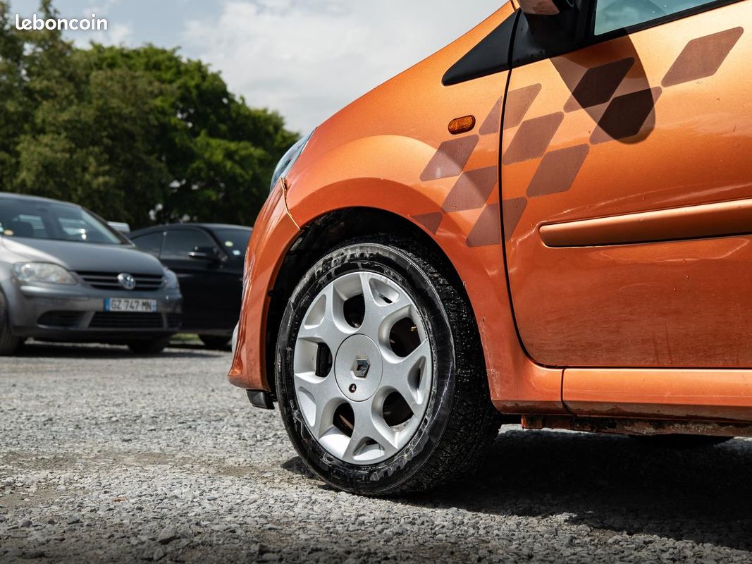 RENAULT TWINGO GT 1.2i 100Ch - DISTRIBUTION FAITE (image 5)