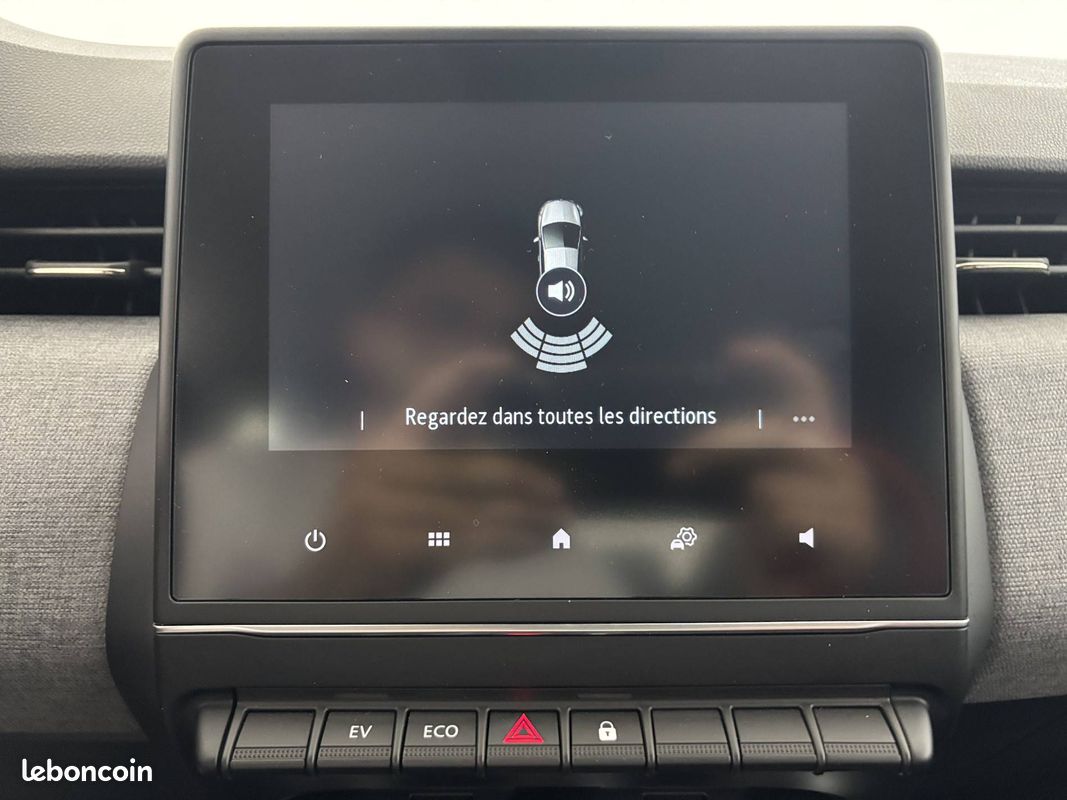 RENAULT Clio E-Tech full hybrid 145 ch GSR2 Evolution (image 23)
