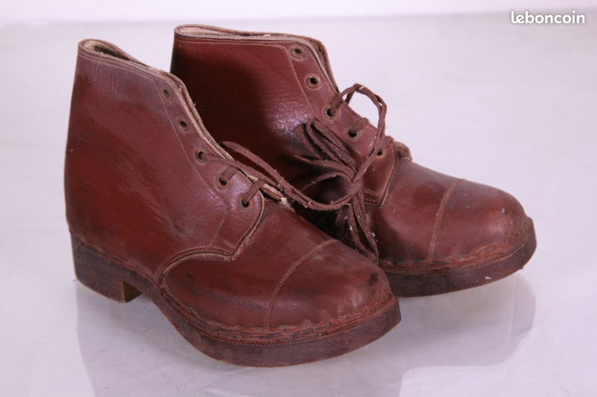 Chaussures Anciennes Enfant LOWARD – Cuir Marron – XIXème Siècle – États-Unis