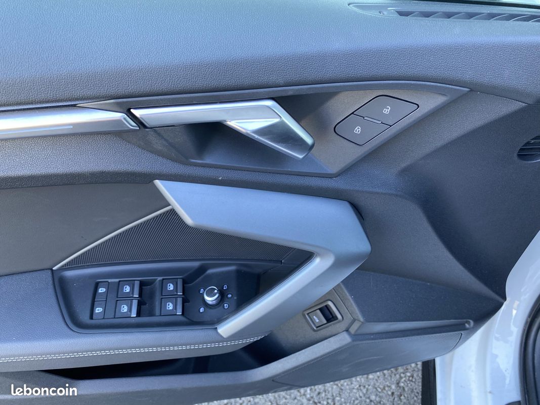 AUDI A3 Berline TFSI 150 ch Hybride S line (image 39)
