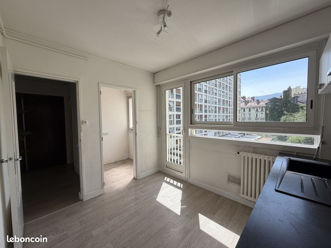 Appartement 3 pièces 90 m² · à Grenoble · 90 m² · 907 €/mois