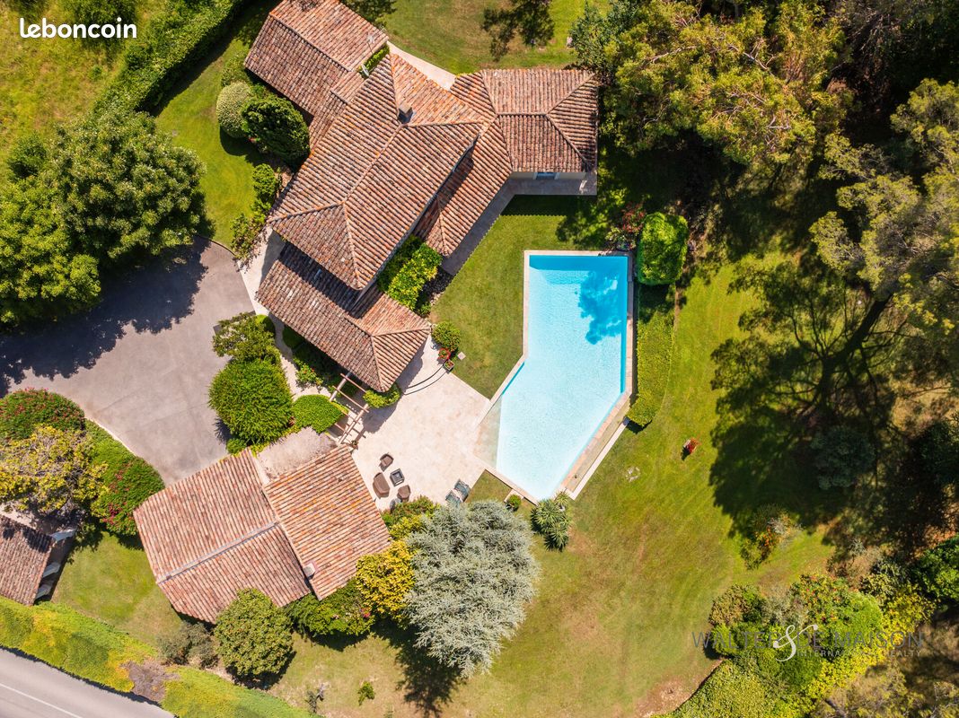 Maison 8 pièces 202 m² · à Aix-en-Provence · 202 m² · 1 590 000 €