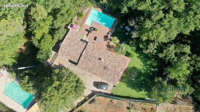 Maison 6 pièces 120 m² · à Nans-les-Pins · 120 m² · 495 000 €