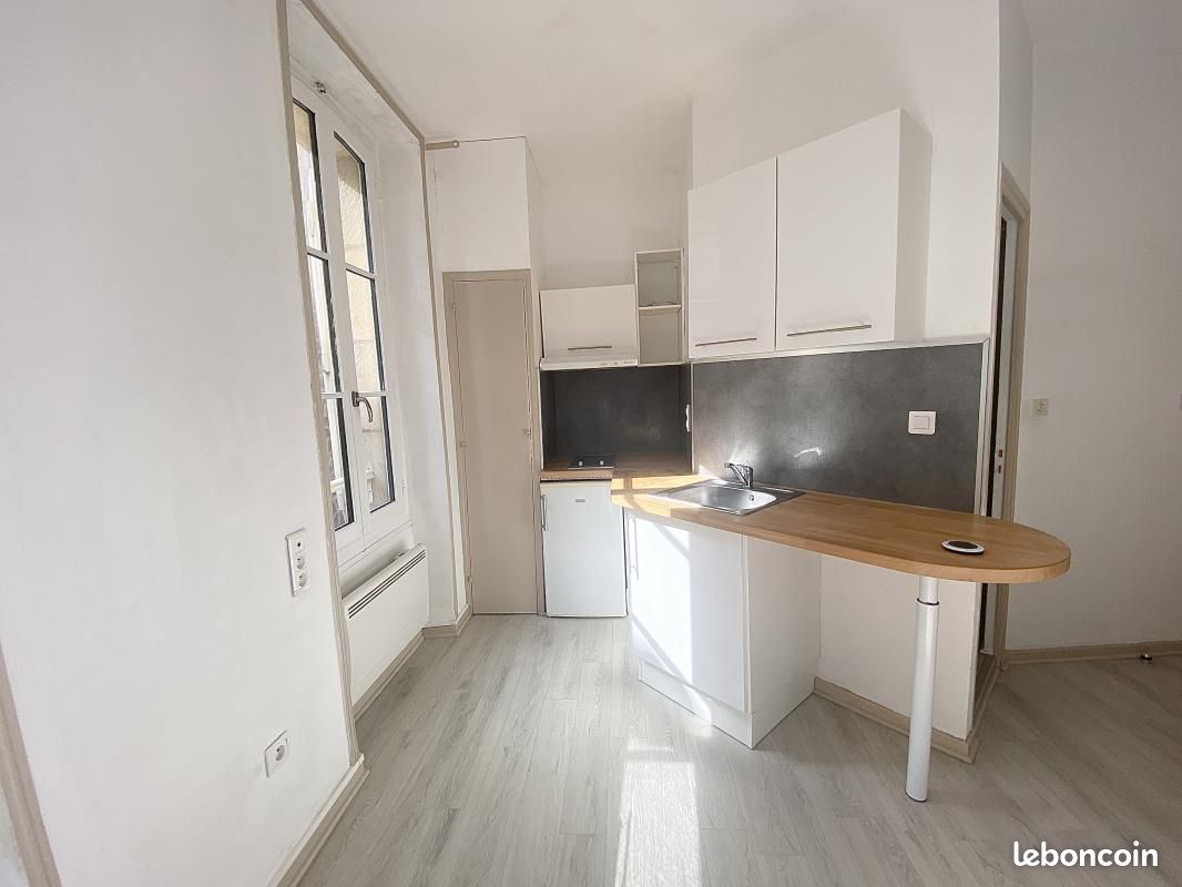 Appartement 1 pièce 21 m² · à Figeac · 21 m² · 371 €