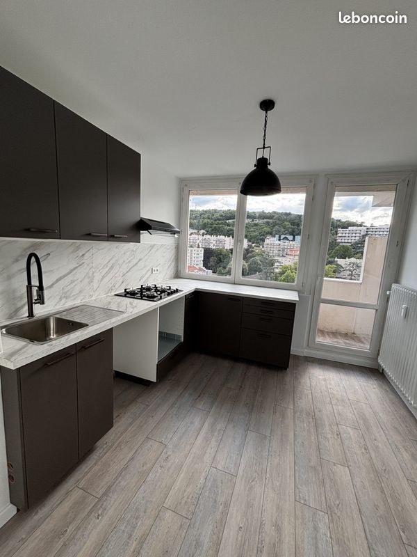 Appartement 4 pièces 77 m² · à Saint-Étienne · 77 m² · 860 €/mois