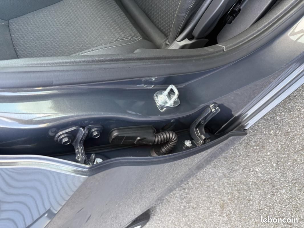 Opel Astra 1.4 Turbo 125 ch Start/Stop Innovation (image 7)
