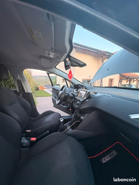 Peugeot 208 (image 3)