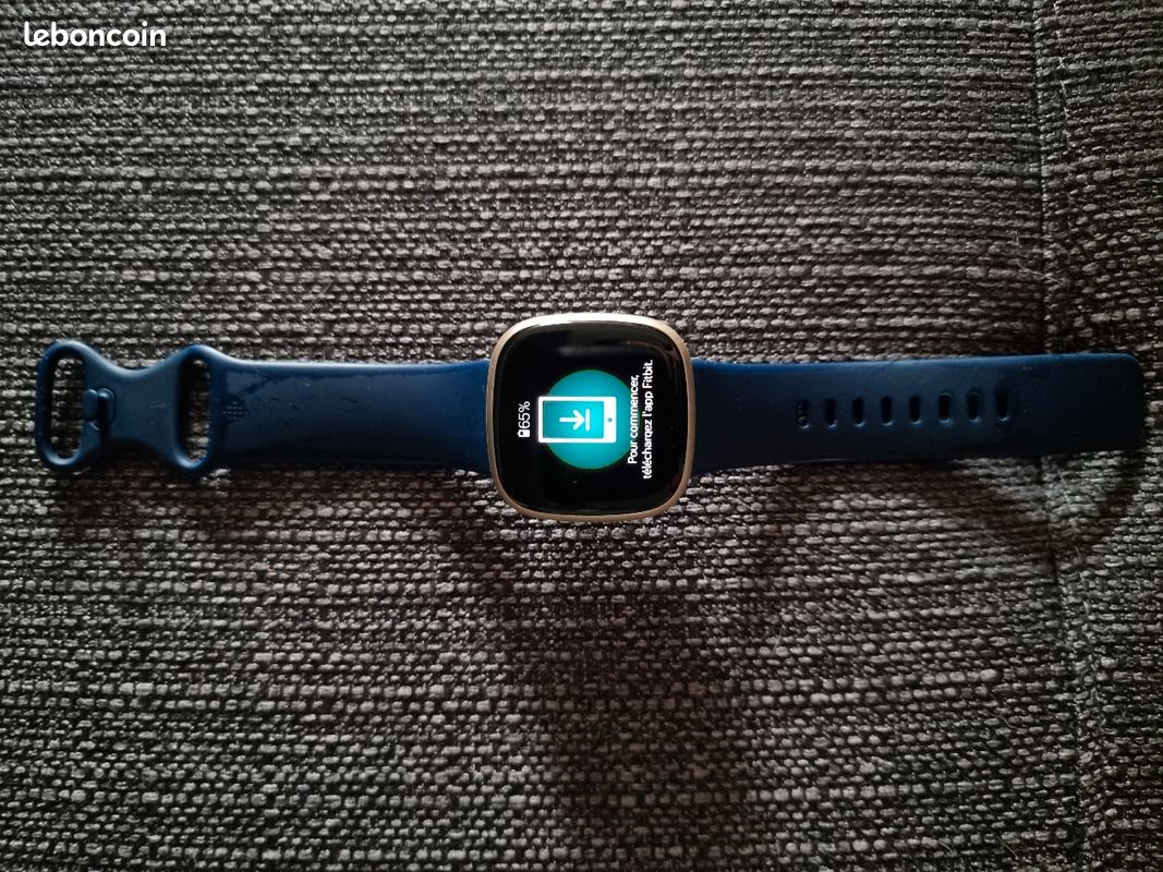 Montre connectée Fitbit versa 3 (image 1)