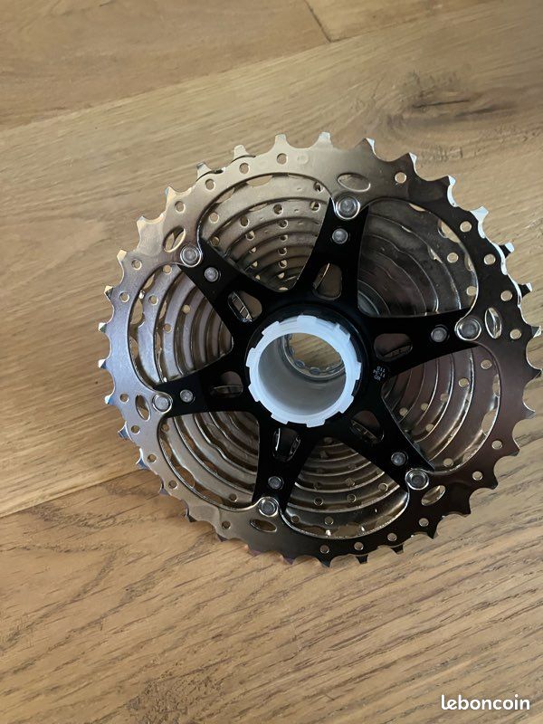 Cassette Shimano 105 CS-HG700 11 Vitesses 11-34 Dents Route Neuve