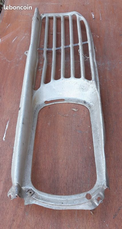 Demi calandre Renault 16 (image 2)