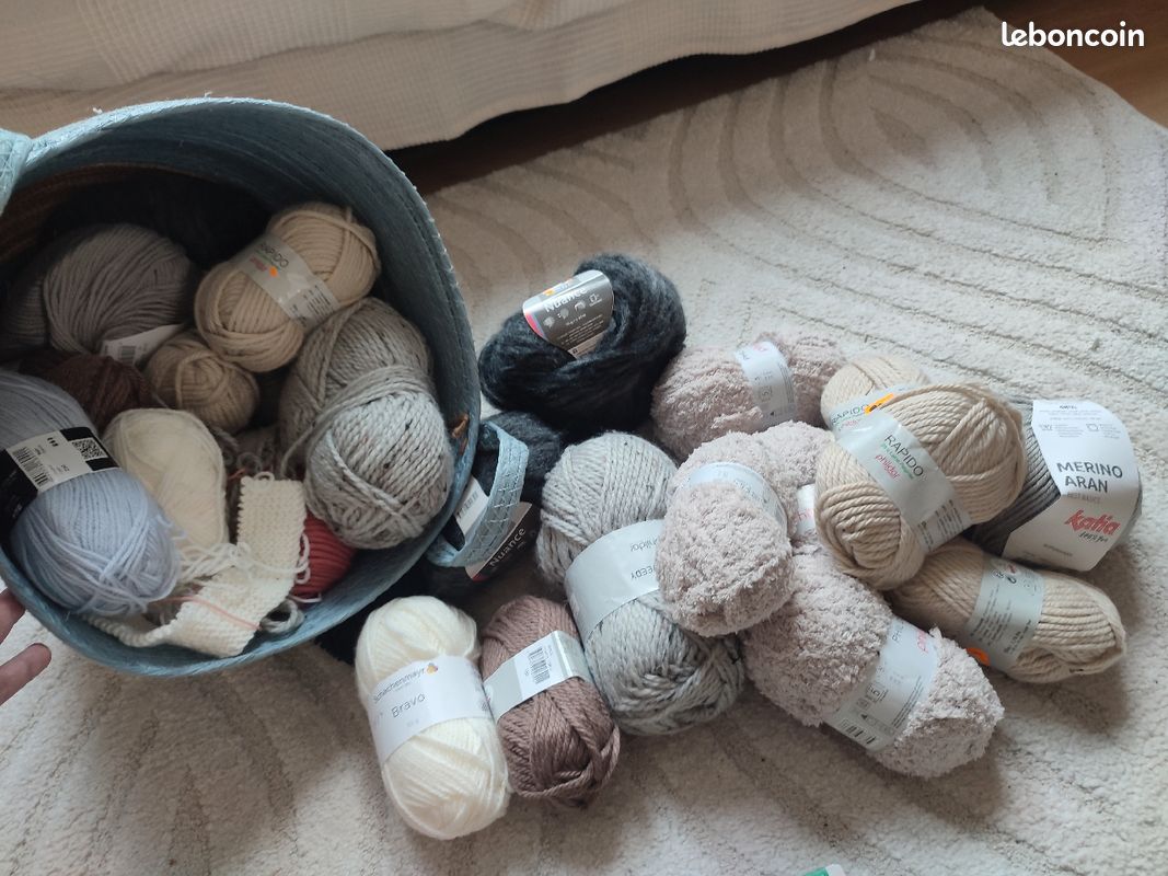 Tricot, crochet : accessoires, pelotes, livres, aiguilles (image 9)