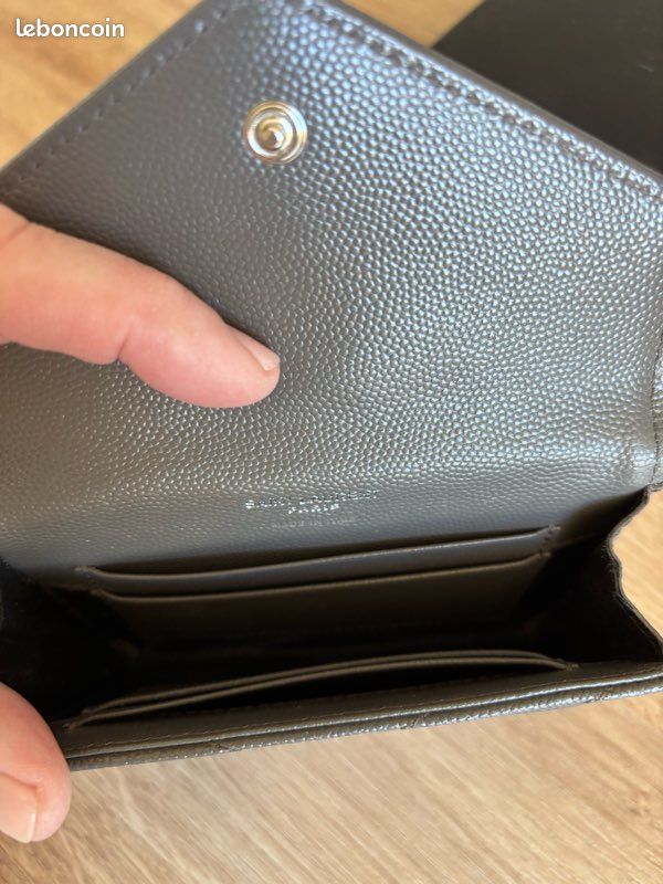 Portefeuille Yves saint Laurent (image 2)