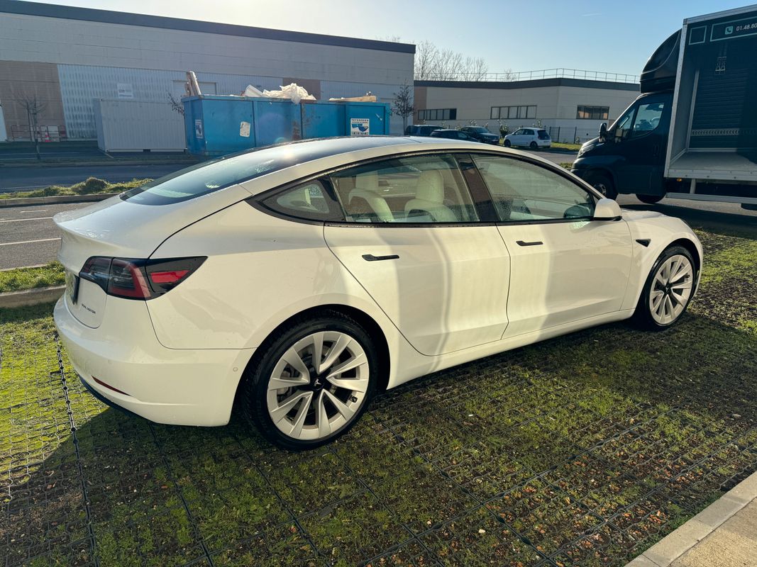 Tesla Model 3 restylée : une version de base avec 530 km d