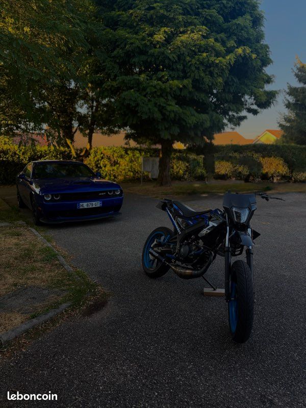Moto (image 1)